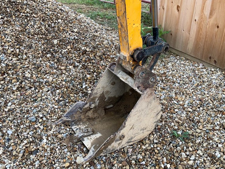 2017-jcb-8029cts-image-34