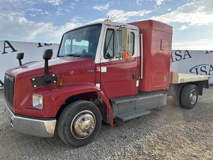 1997-freightliner-fl60-image-1