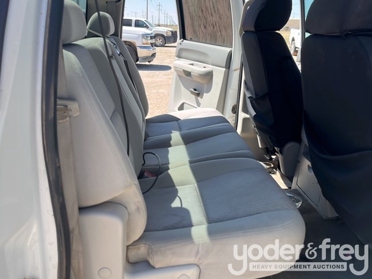 2013-chevrolet-silverado-1500-image-17