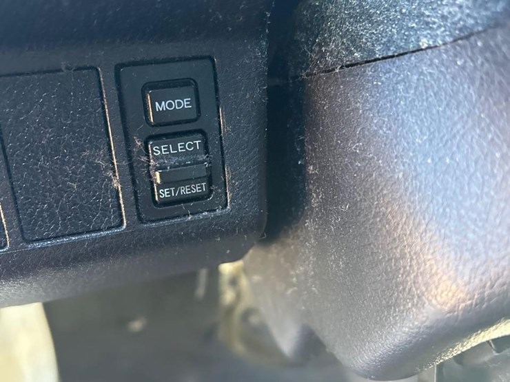 2019-hino-268-image-40