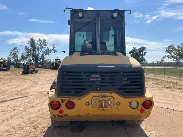 2019-caterpillar-908m-image-3