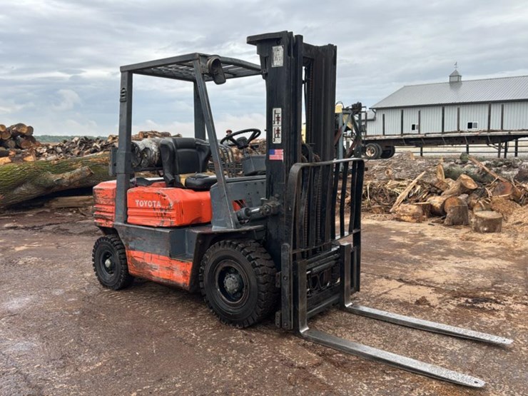 #110-•-toyota-42-5f-g25-forklift-image-6