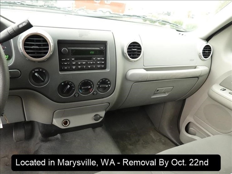 2004-ford-expedition-image-9