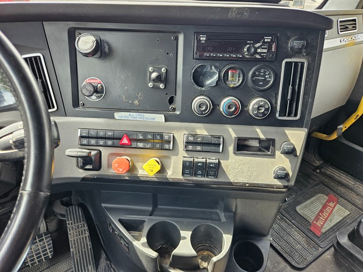 2019-freightliner-cascadia-126-image-58