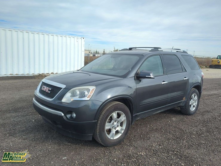 2012-gmc-acadia-image-1