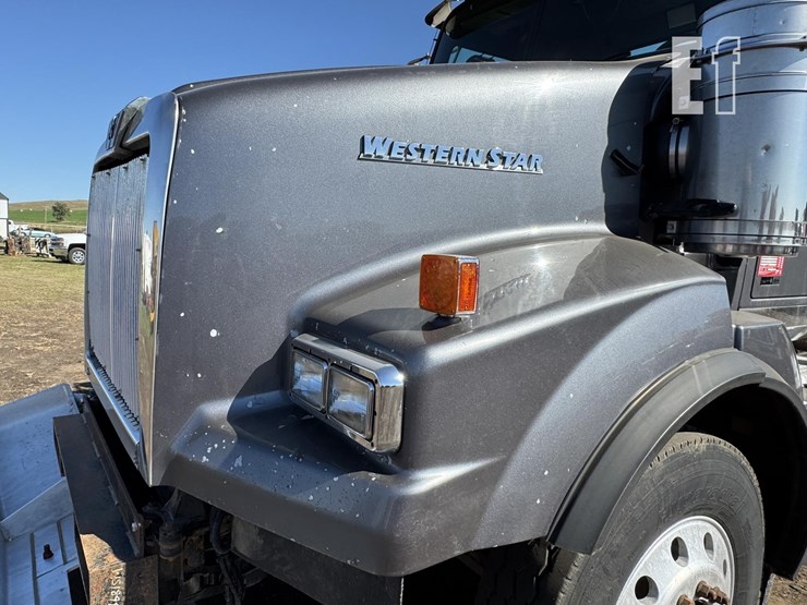 2012-western-star-4900-image-37