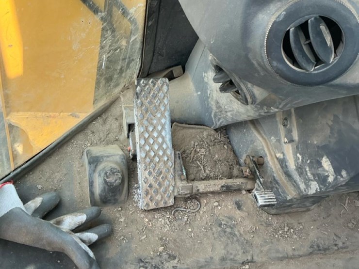 2018-deere-544k-image-52