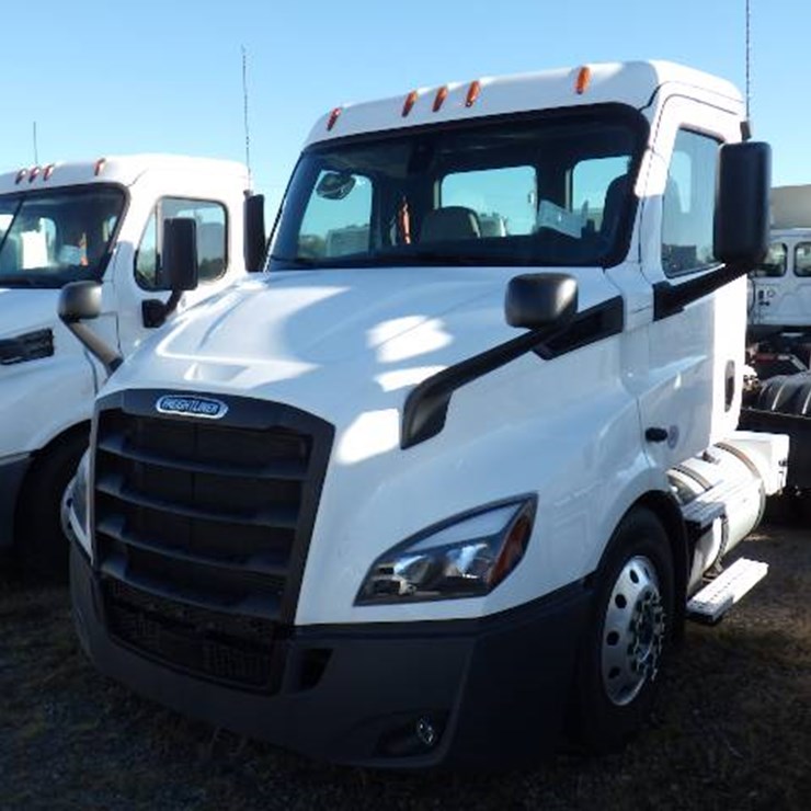 2019 FREIGHTLINER CASCADIA 116