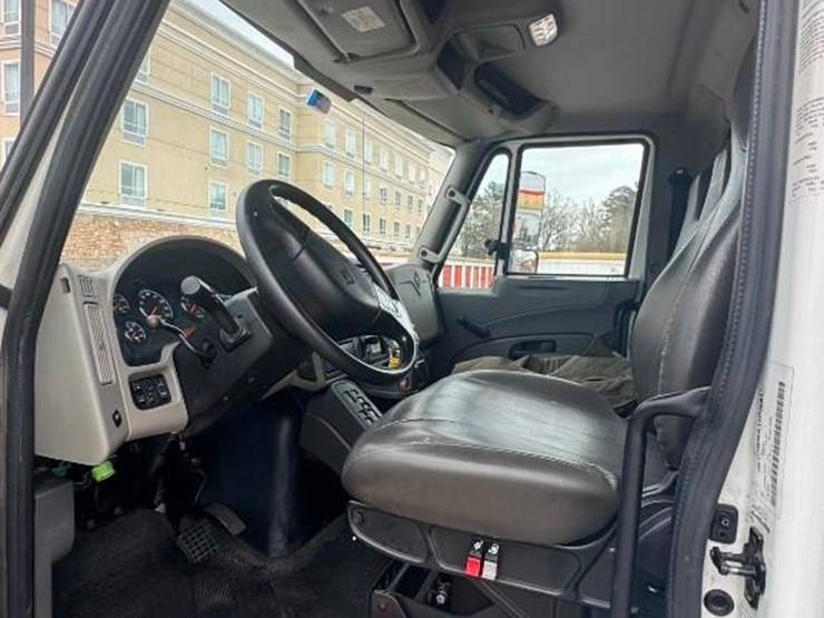 2019-international-durastar-4300-image-20