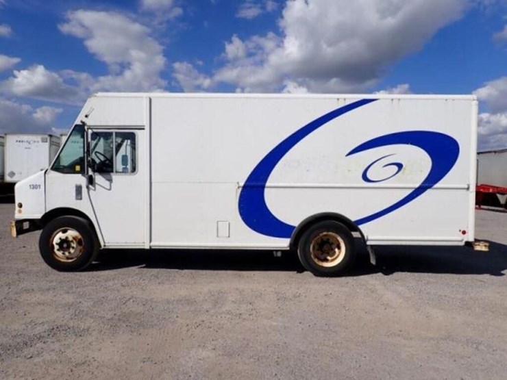 2013-freightliner-mt55-image-8