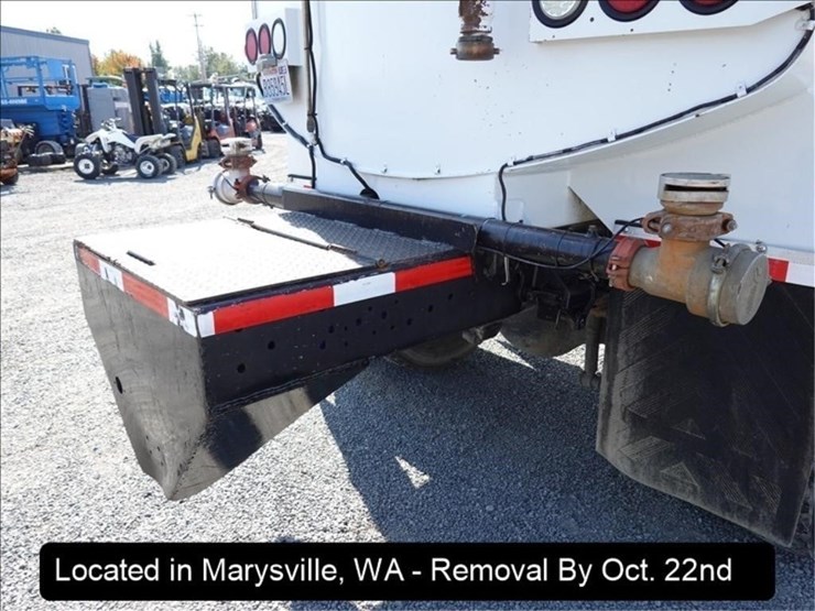 2000-ford-f650-image-30