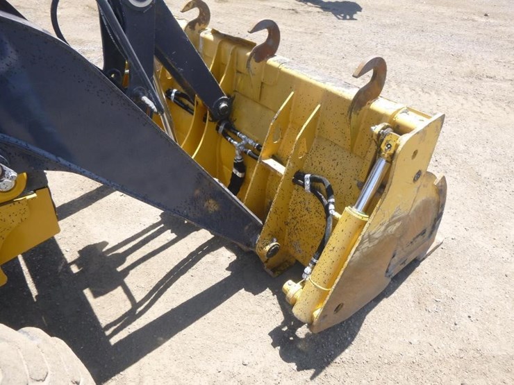 2021-deere-210l-image-20