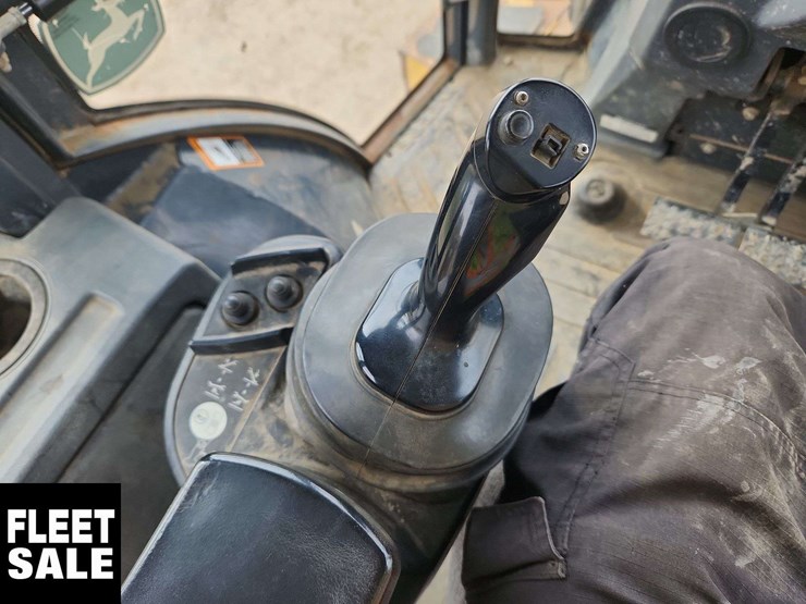 john-deere-310-image-13