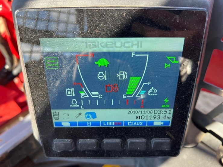 2022-takeuchi-tl12v2-image-31