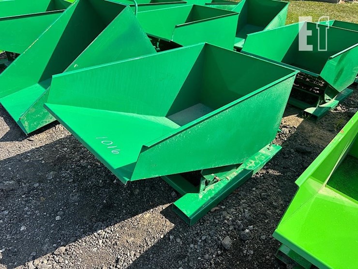 hurricane-1/4-yard-dump-hopper-image-1