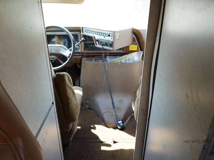 1988-ford-econoline-350-image-18