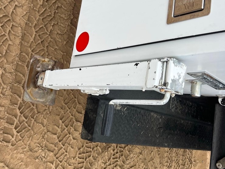 2018-ford-f350-xl-image-17