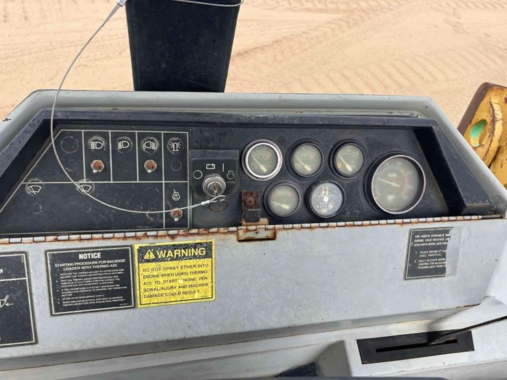 caterpillar-416b-image-32