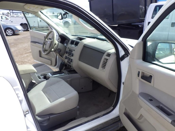 2011-ford-escape-image-6