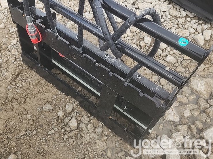 unused-2025-side-shift-forks-to-suit-mini-skidsteer-image-5