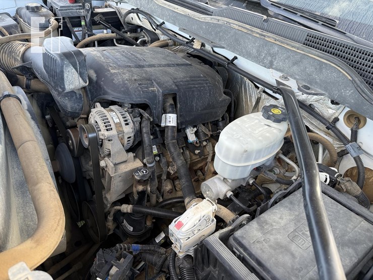 2017-chevrolet-silverado-2500hd-image-39