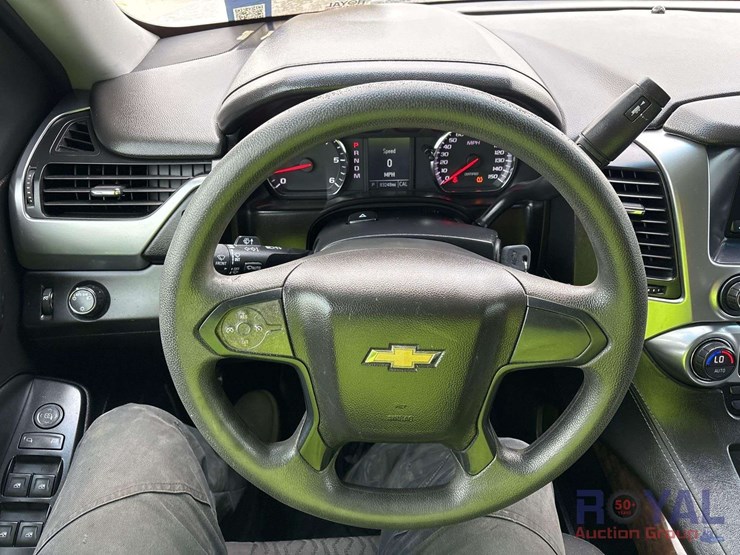 2016-chevrolet-tahoe-image-15