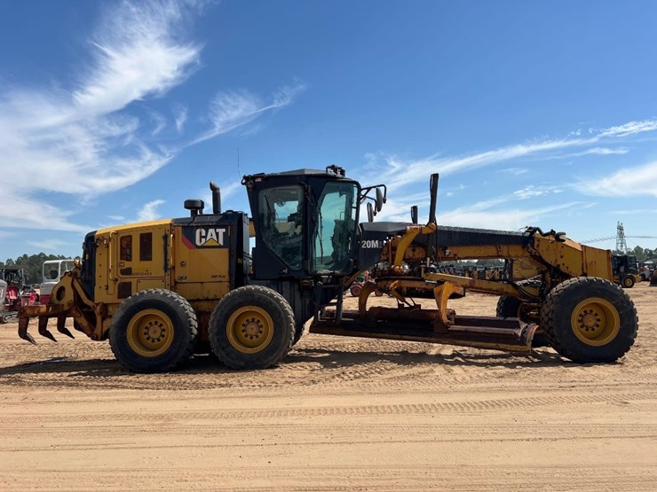 caterpillar-120-image-5