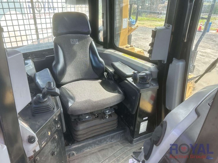2017-caterpillar-d6t-lgp-image-40