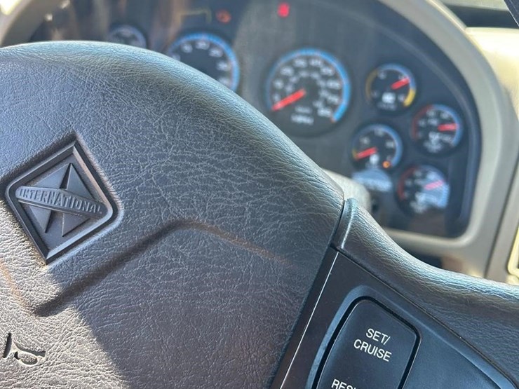 2015-international-durastar-4400-image-33