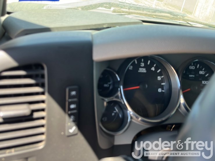 2013-chevrolet-silverado-1500-image-27
