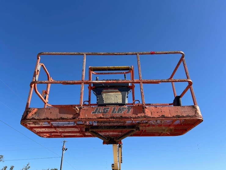 2005-jlg-800aj-image-23