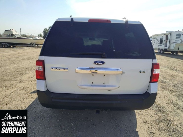2011-ford-expedition-image-23