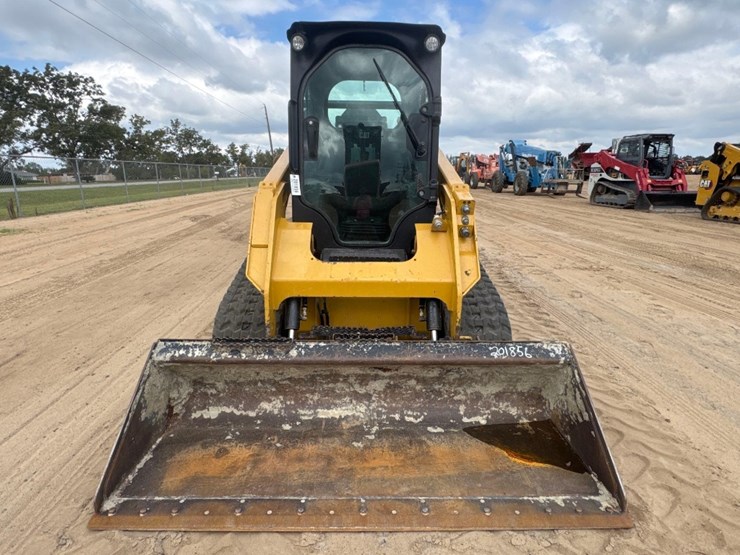 2016-caterpillar-259d-image-3
