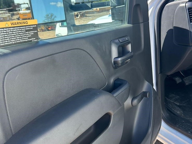 2023-chevrolet-silverado-6500hd-image-45