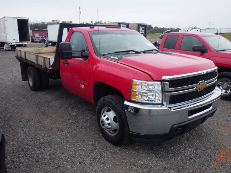 2013-chevrolet-silverado-1500-image-2
