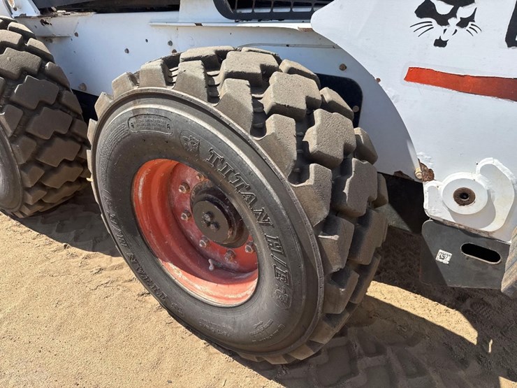 2012-bobcat-s850-image-9