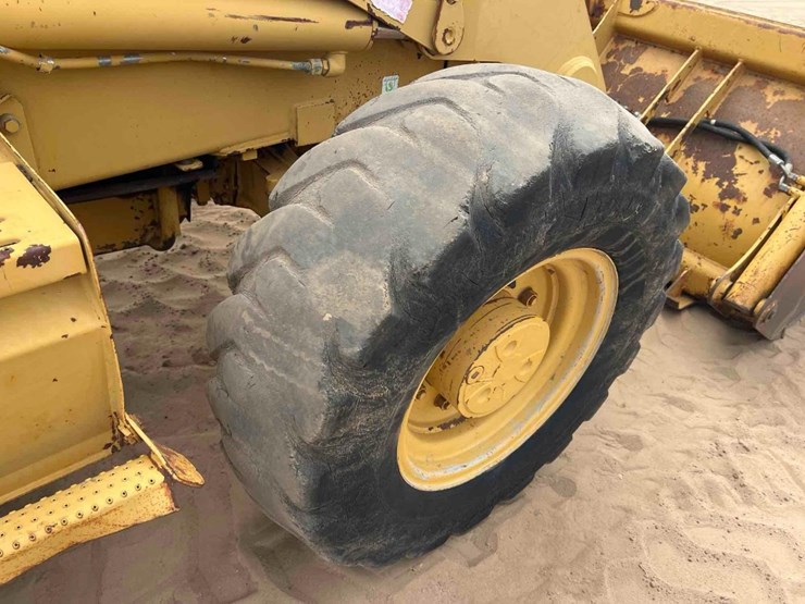 caterpillar-416b-image-21