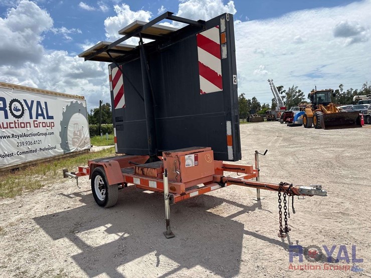 2007-american-signal-solar-towable-message-board-image-2