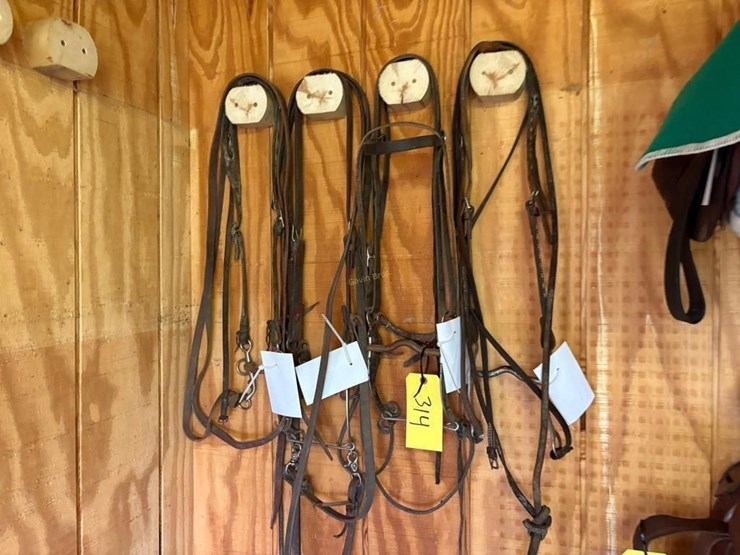 (4)-western-style-bridles-image-1