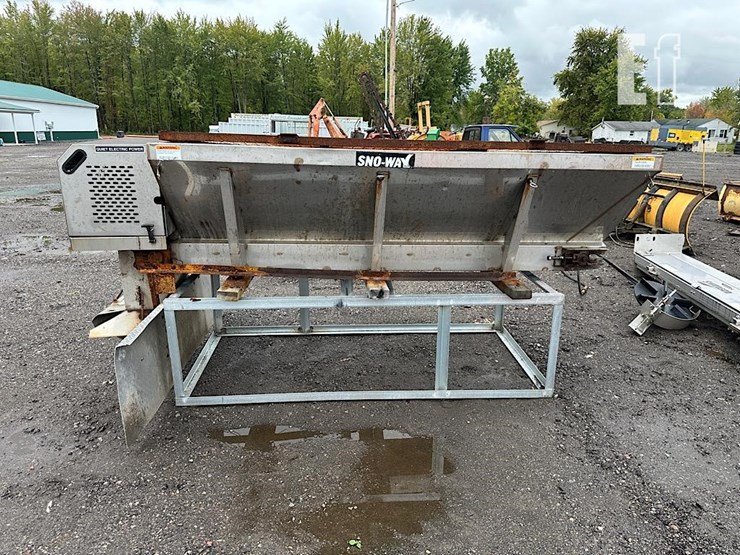 sno-way-4'x8'-stainless-salt-spreader-image-4