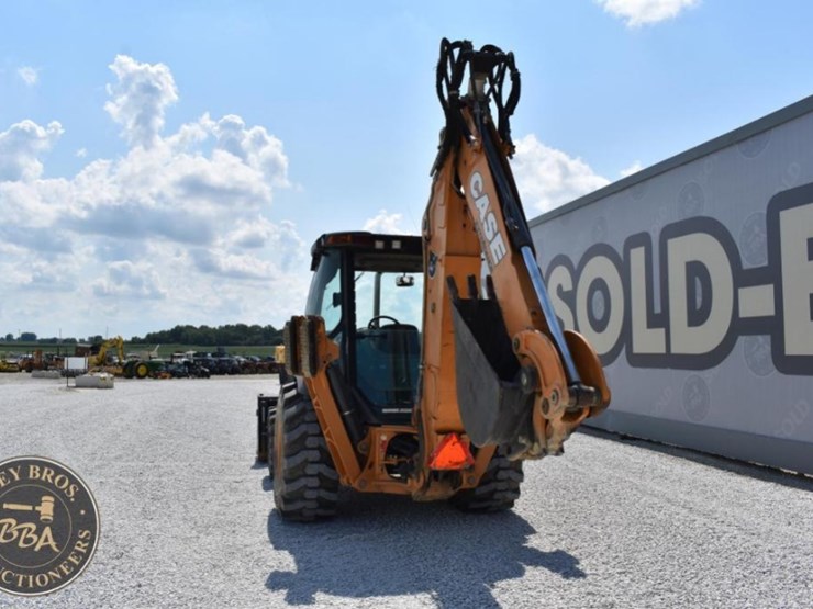 2012-case-590sn-image-8