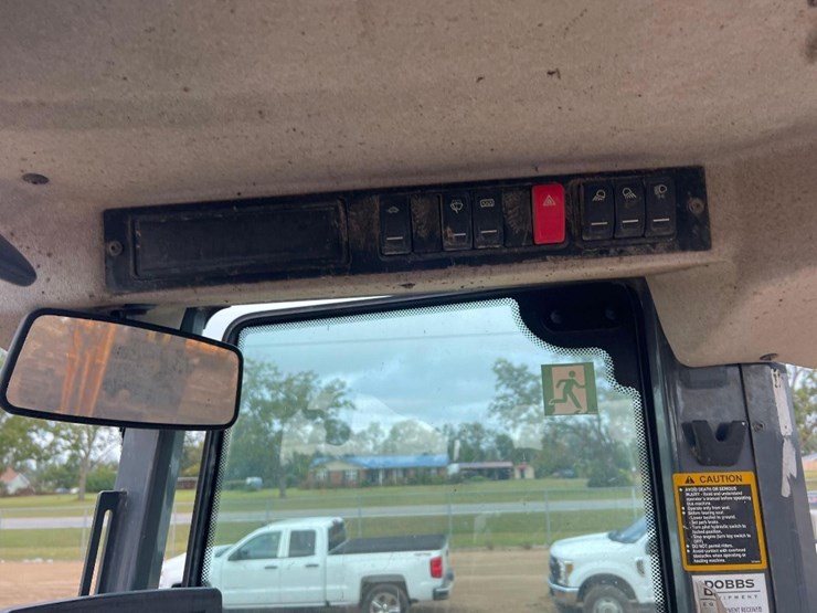 2018-deere-344l-image-35