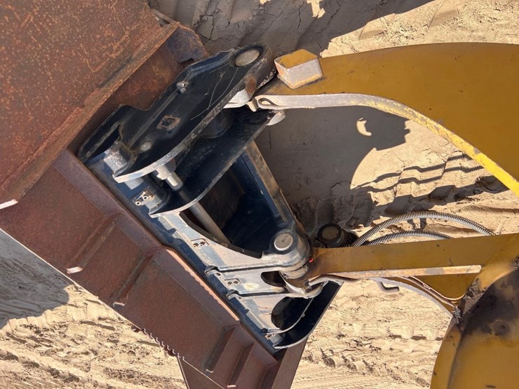 2021-caterpillar-908m-image-23