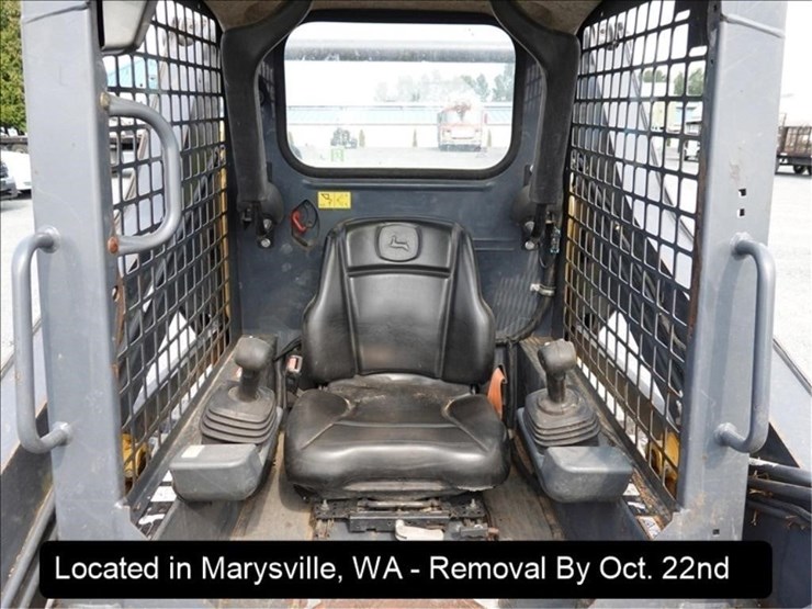 2016-deere-317g-image-12