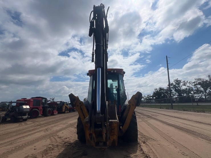 2018-deere-410l-image-3