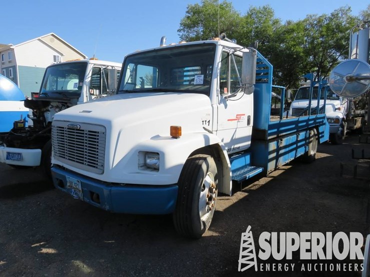 1999-freightliner-fl70-image-1