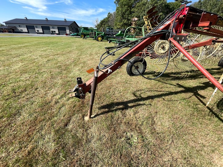 #1670-•-h&s-hi-capacity-wheel-rake-image-9