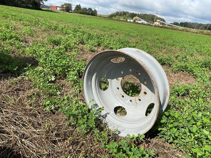 #5017-•-(10)-bolt-rim-image-1