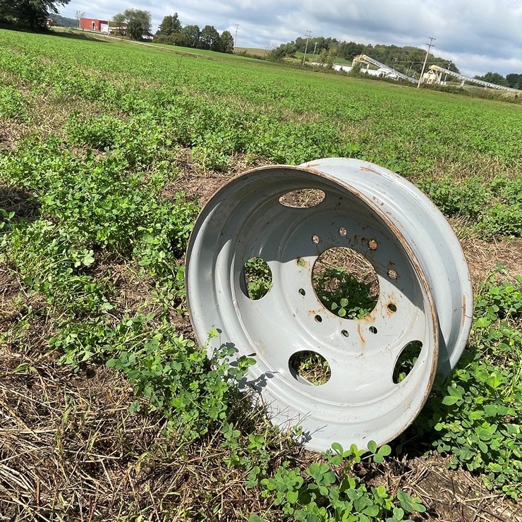 #5017 • (10) Bolt Rim