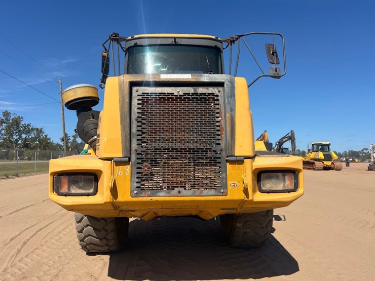 2006-deere-250d-image-7